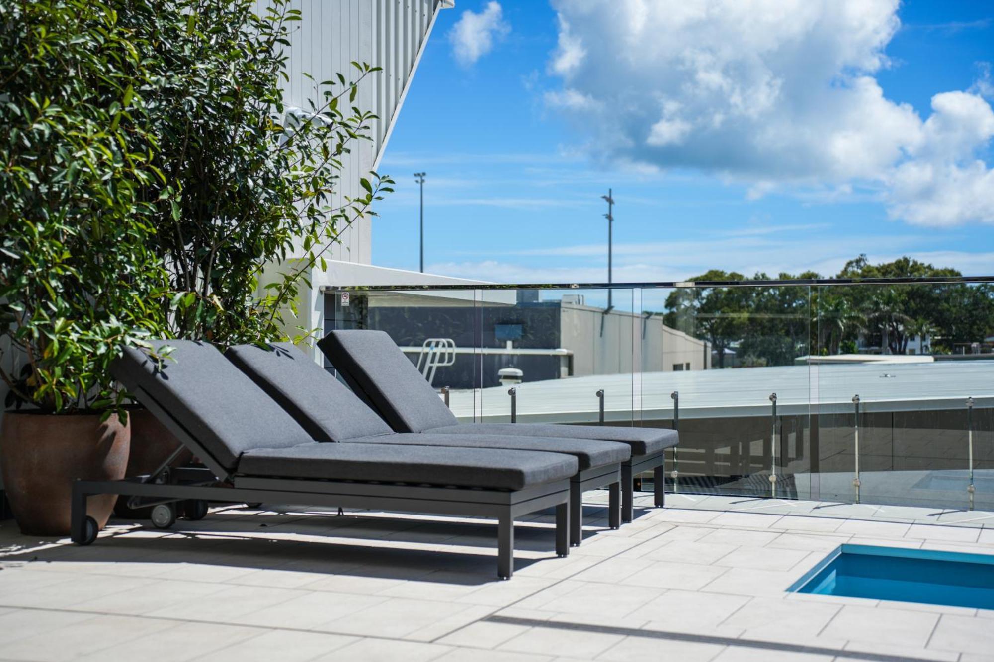 Mantra Gladstone Aparthotel Bagian luar foto